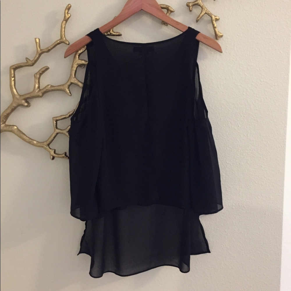 BLACK COLD SHOULDER TOP - Picture 6 of 7